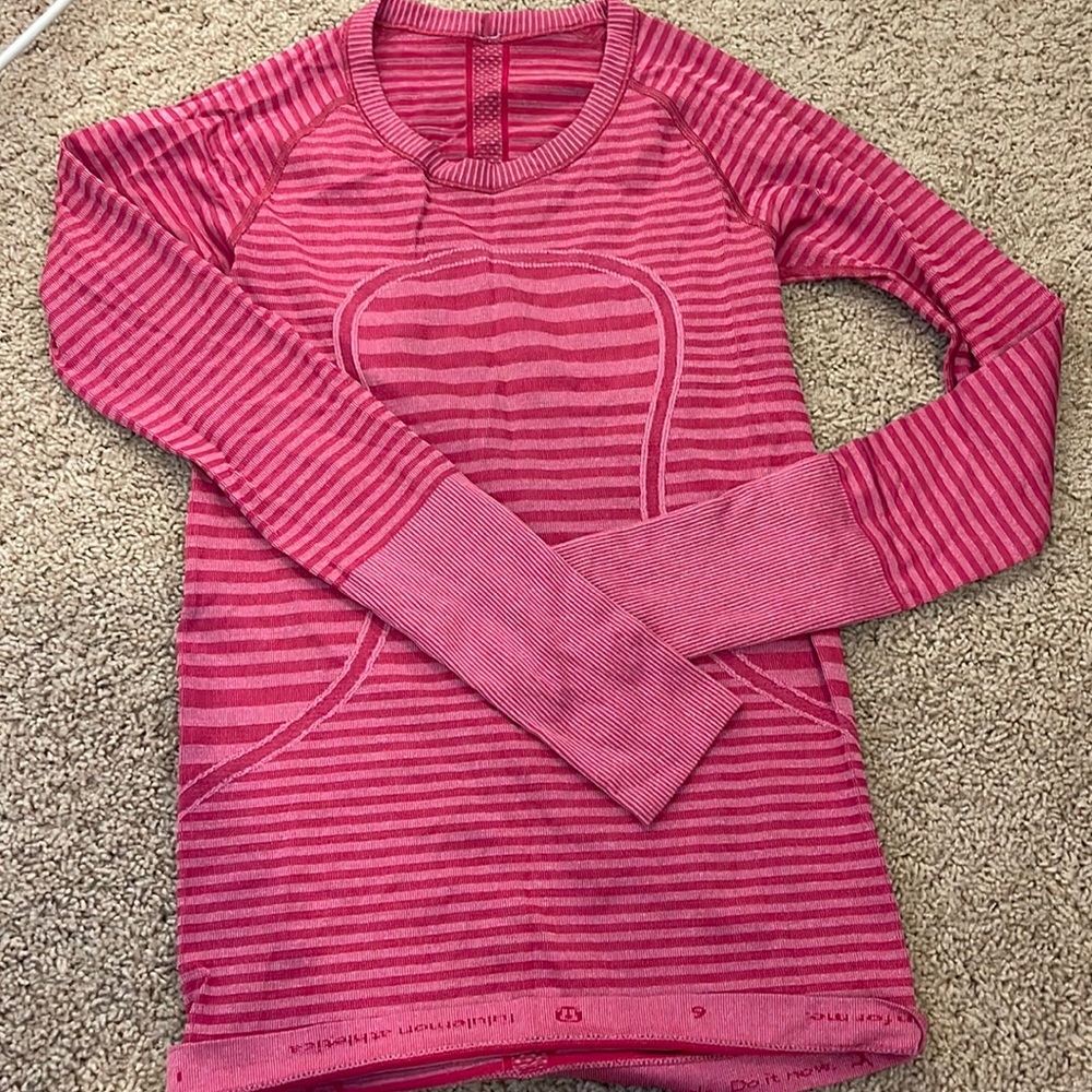 Lululemon swiftly tech long sleeve. Size 6.